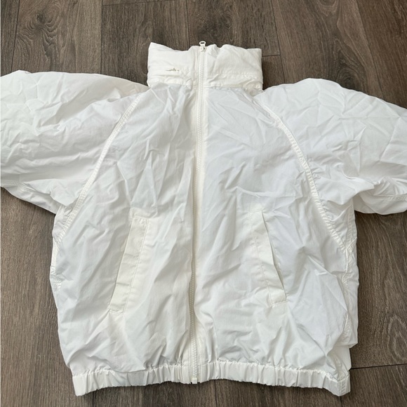 Uniqlo - White Windbreaker - Picture 2 of 4